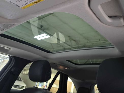 Used 2016 Mercedes-Benz GLC 300 4MATIC image 22