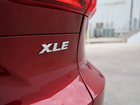 Certified 2024 Toyota Venza XLE image 13