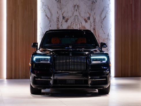 Used 2022 Rolls-Royce Cullinan Black Badge AWD/4WD image 3