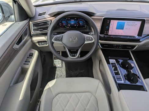 New 2026 Volkswagen Atlas SEL Premium R-Line AWD/4WD image 18