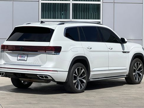 Used 2025 Volkswagen Atlas SEL Premium R-Line image 4