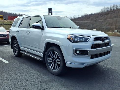 Used 2024 Toyota 4Runner Limited image 4