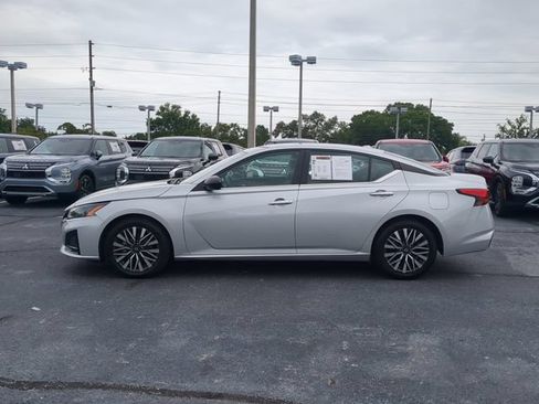 Used 2024 Nissan Altima 2.5 SV FWD image 9