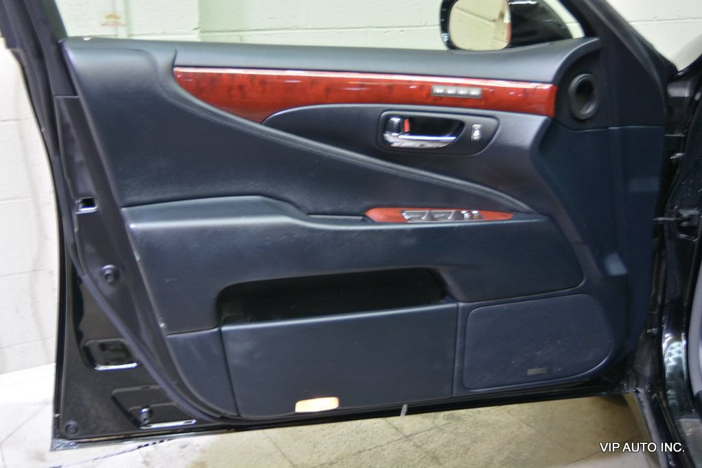 Used 2007 Lexus LS 460 RWD image 7