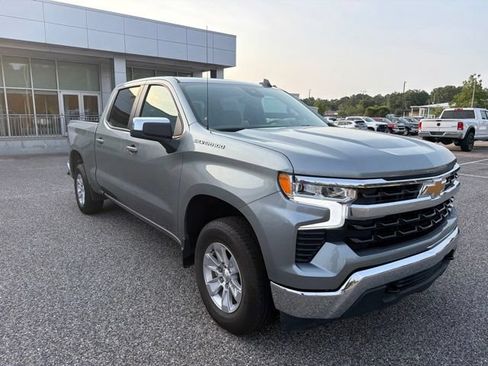 Used 2026 Chevrolet Silverado 1500 LT AWD/4WD image 3