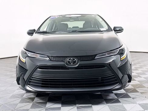 Certified 2025 Toyota Corolla LE image 2