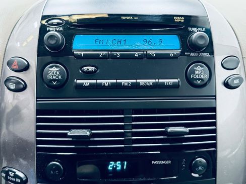 Used 2006 Toyota Sienna CE image 36