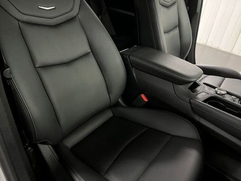 Used 2024 Cadillac XT6 Luxury w/ LPO, Floor Liner Package AWD/4WD image 18