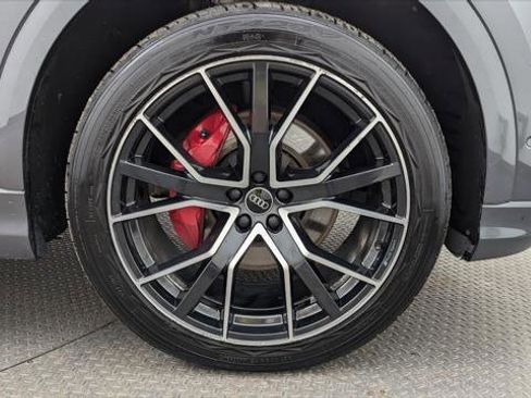 Used 2022 Audi Q8 Premium Plus w/ Premium Plus Package image 32