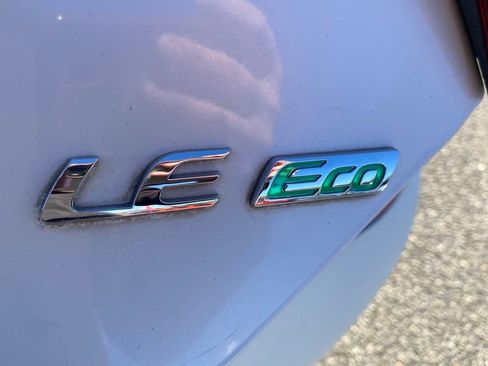 Used 2017 Toyota Corolla LE w/ LE Eco Premium Package image 13