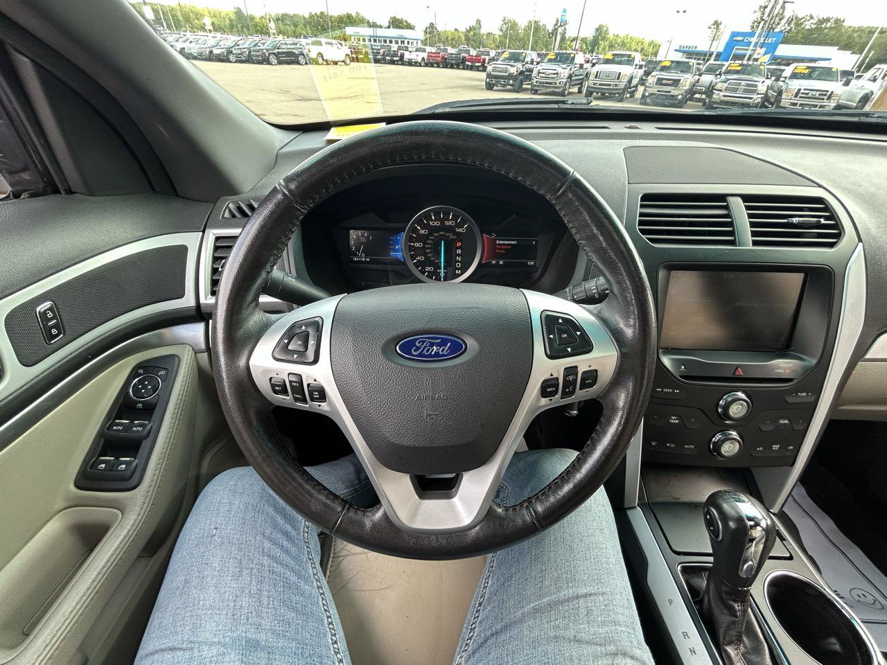 Used 2015 Ford Explorer XLT w/ Equipment Group 202A AWD/4WD image 31