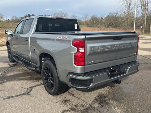 Used 2023 Chevrolet Silverado 1500 Custom image 3