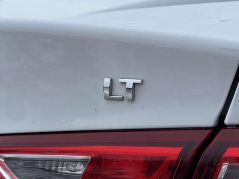 Used 2024 Chevrolet Malibu LT image 5