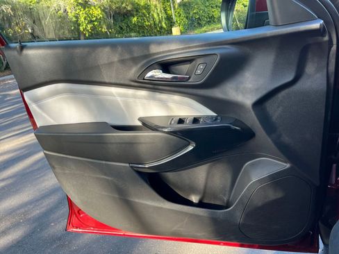 Used 2025 Chevrolet Trax LT image 20