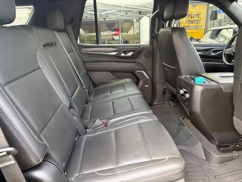 Used 2022 GMC Yukon Denali w/ Denali Premium Package AWD/4WD image 11