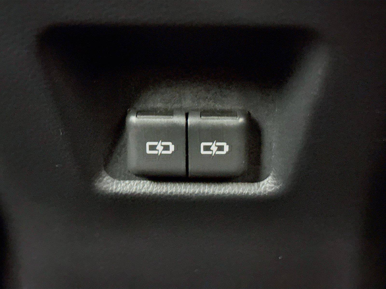 Certified 2025 Toyota RAV4 XLE FWD image 35