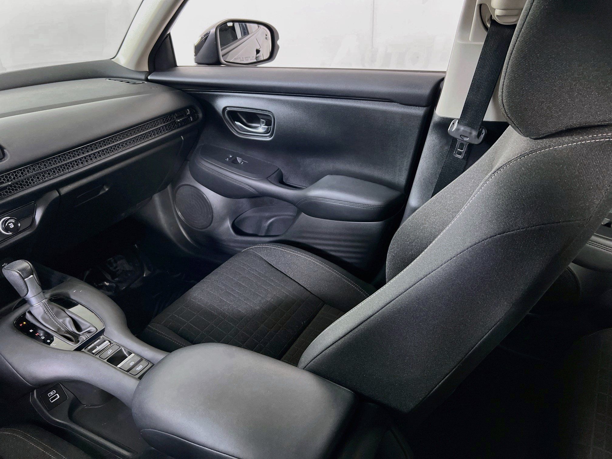 Used 2023 Honda HR-V LX image 21