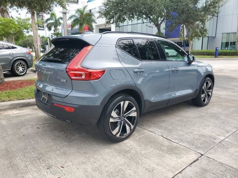 Certified 2023 Volvo XC40 B5 Plus w/ Climate Package AWD/4WD image 6