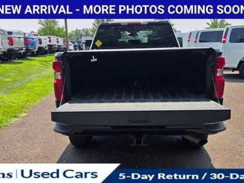Used 2025 Chevrolet Silverado 2500 Custom w/ Custom Value Package AWD/4WD image 10