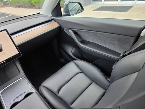 Used 2022 Tesla Model Y Performance AWD/4WD image 31