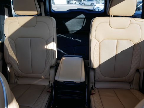 Used 2025 Jeep Grand Cherokee L Summit image 13