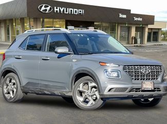 Certified 2025 Hyundai Venue SEL video 2