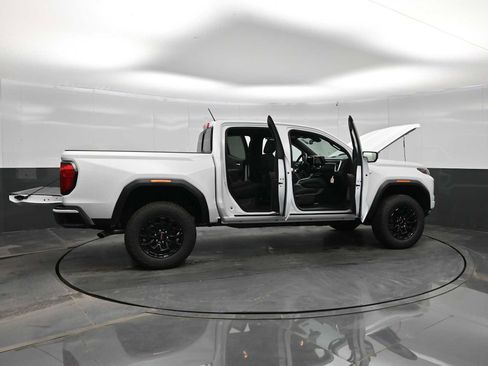 New 2026 GMC Canyon Elevation image 39
