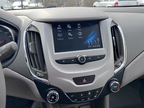 Used 2018 Chevrolet Cruze LS w/ LS Fleet Convenience Package image 17