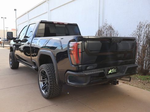 Used 2024 GMC Sierra 2500 AT4 w/ AT4 Premium Plus Package image 6