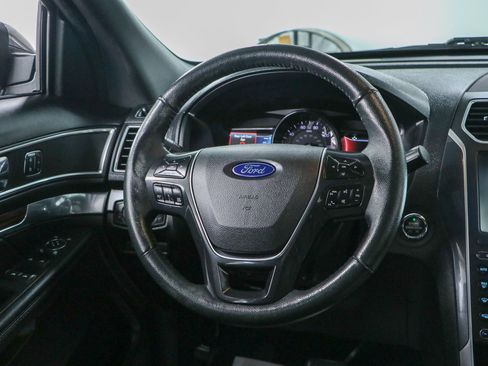 Used 2018 Ford Explorer Limited w/ Ford Safe & Smart Package AWD/4WD image 12
