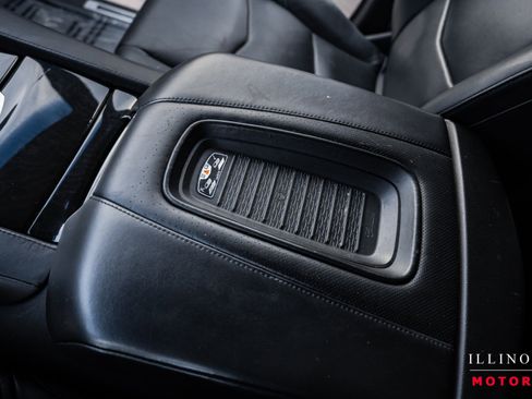 Used 2019 Cadillac Escalade Platinum image 27