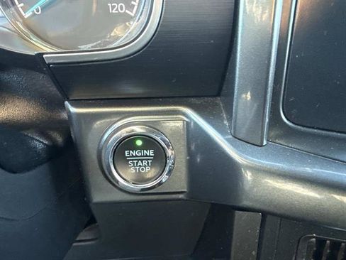 Certified 2022 Ford F150 XLT w/ Equipment Group 302A High image 32