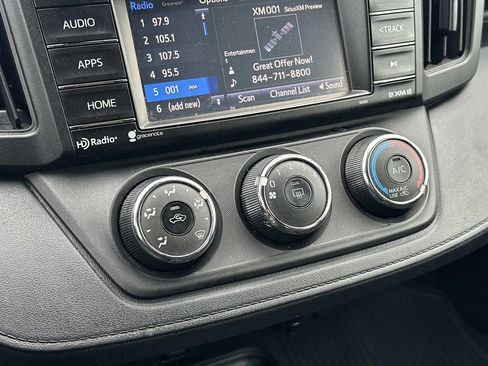 Used 2018 Toyota RAV4 LE w/ All Weather Liner Package image 31