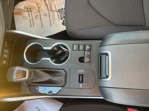 Certified 2023 Toyota Highlander LE image 27