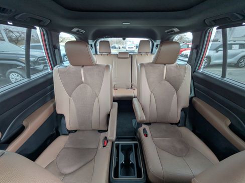 Used 2024 Toyota Grand Highlander AWD Hybrid image 24