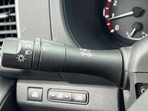 Used 2022 Nissan Frontier PRO-4X image 25