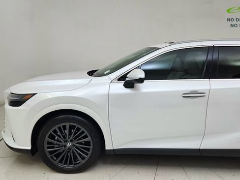 Used 2025 Lexus RX 350 Premium w/ Accessory Package (Z1) FWD image 4