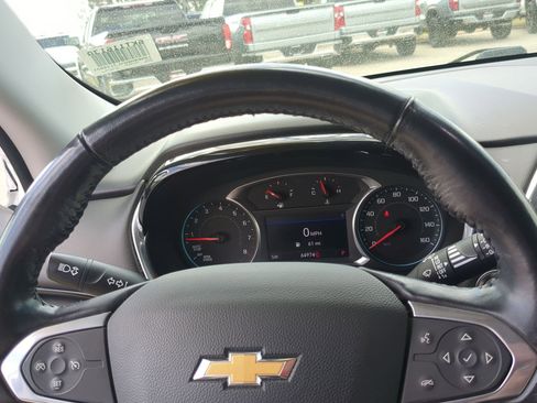 Used 2020 Chevrolet Traverse LT image 13