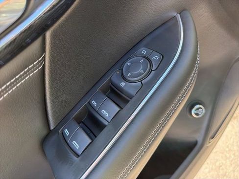 Used 2023 Buick Envision Preferred w/ Sport Touring Package AWD/4WD image 21
