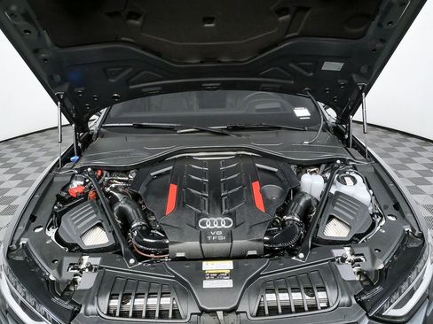 Used 2025 Audi S8 image 36