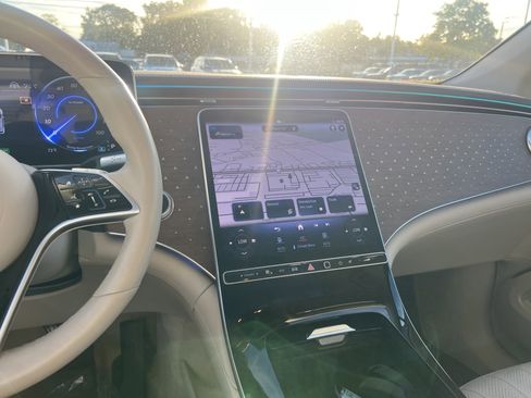 Certified 2023 Mercedes-Benz EQS 450+ SUV image 31