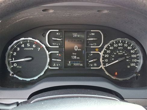 Used 2018 Toyota Tundra SR5 image 13