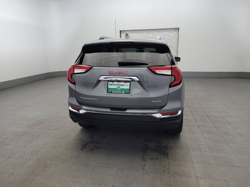 Used 2024 GMC Terrain SLT image 7
