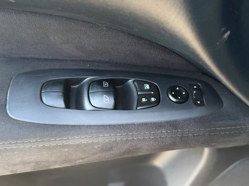 Used 2014 Nissan Pathfinder SV image 10