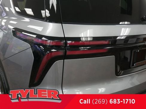 New 2025 Chevrolet Traverse LT w/ Driver Confidence Package image 10