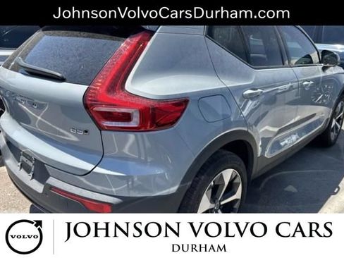 Used 2025 Volvo XC40 B5 Plus AWD/4WD image 3