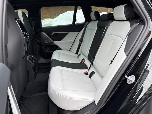 New 2026 BMW M5 Touring image 25