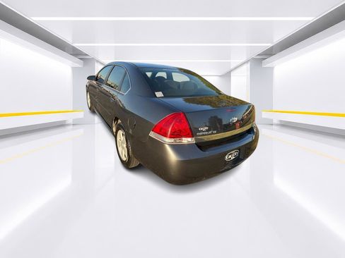 Used 2011 Chevrolet Impala LT FWD image 6