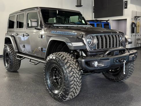 Used 2025 Jeep Wrangler Unlimited Rubicon 4xe w/ Convenience Group image 3