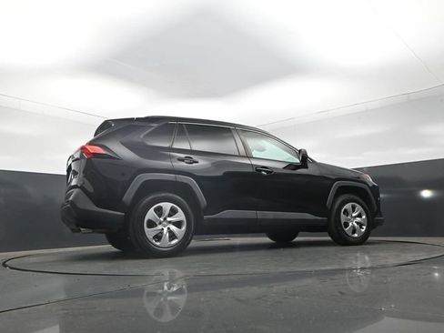 Used 2021 Toyota RAV4 LE FWD image 29